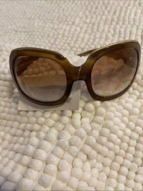 Tom Ford. Women’s Oversized Brown Gradient Sunglasses